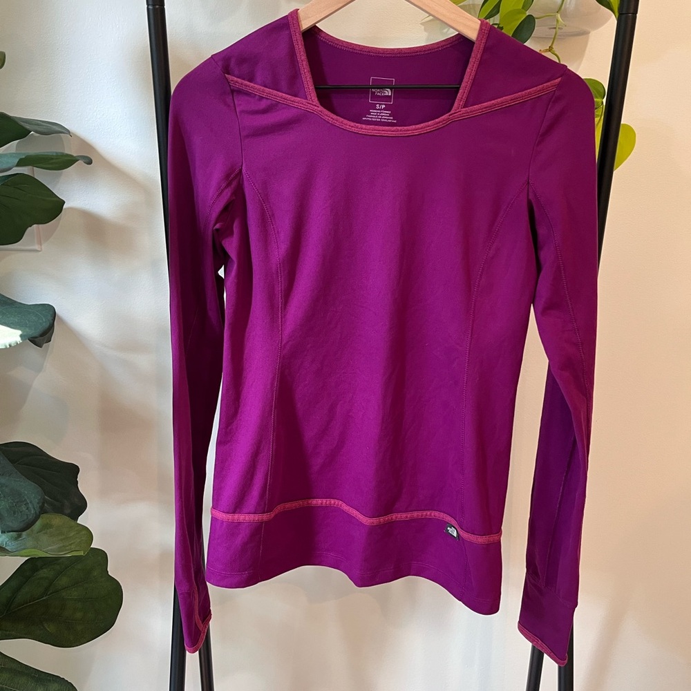 The North Face Women’s Performance Top S Magenta Stretch Long Sleeve Activewear